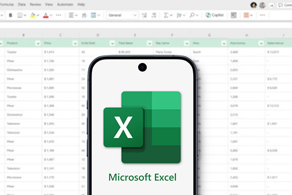 Ffôn clyfar yn arddangos logo Microsoft Excel o flaen taenlen aneglur ar sgrin cyfrifiadur.